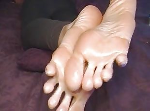 Dating a girl with big feet