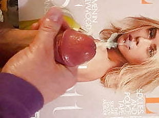 Cumming for Scarlett Johansson and licking it up