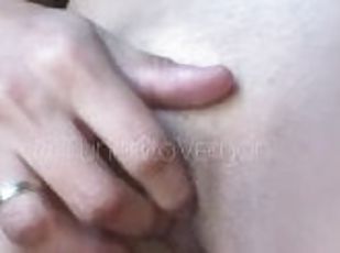 Clitoris (bagian atas vagina paling sensitif), Mastubasi, Vagina (Pussy), Pijat, Creampie (ejakulasi di dalam vagina atau anus dan keluarnya tetesan sperma), Permainan jari, Berambut cokelat