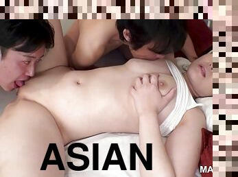 asiatiche, tettone, fichette, amatoriali, gangbang, naturali, bocce, vulve-rasate, gambe