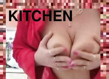 I tried my new dildo in the kitchen. I fucked myself badly and hard. It's all worth seeing.