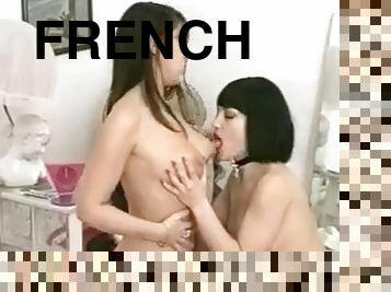 French Lesbians Tribbing