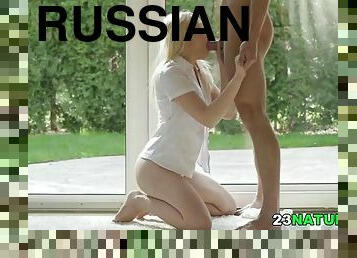 Russian blonde lola taylor loves deep sex