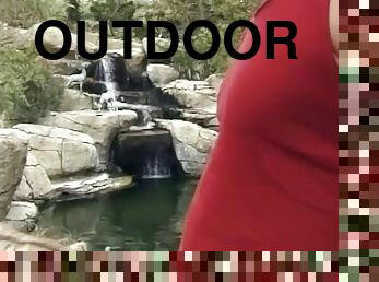 Horny girlfriend wants outdoor anal