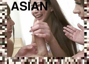 asiatiche, cameriere, eruzioni-di-sperma, hardcore, giapponesi, sesso-di-gruppo, fuori-di-testa, dispettose