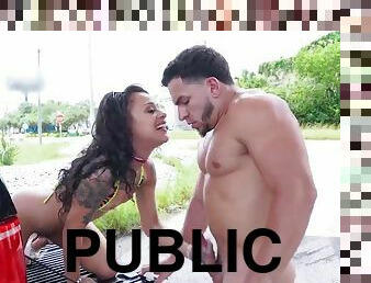 Holly Hendrix Does Ass Fuck In Public