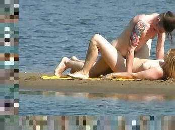 nudiste, en-plein-air, babes, fellation, cam, plage, voyeur, naturel, caché, tatouage