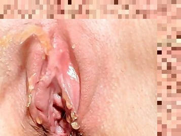 Extreme close-up pee pussy 4K