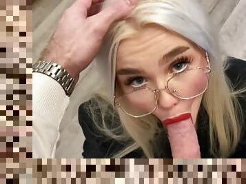Client-centered realtor Blondie swallowed cock and was fucked to sell a house