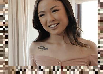 Asian yammy spinner hot sex affair