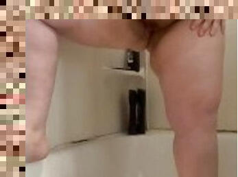 BBW peeing in the tub before my shower