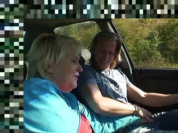 Hitchhiking blonde granny picked up and doggy-fucked roadsid