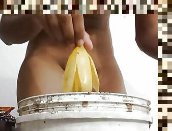 Sri lankan school girl madhu hansi Banana fun and squirting 