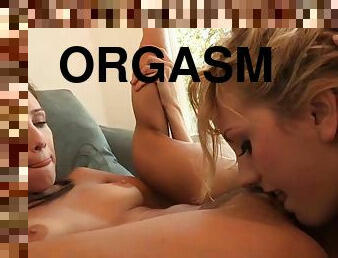 Sweetie Brett Rossi Gives Celeste Star An Orgasm! - Brett rossi