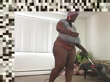 Huge tits solo ssbbw cleaning and twerking