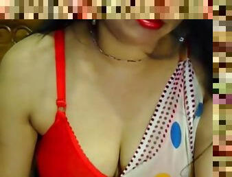 Indian Girl Showing Her Boobs