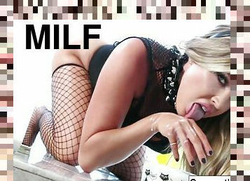 Samantha Saint - Takes A Milk Bath