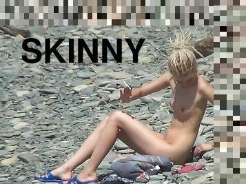 nudiste, en-plein-air, maigre, cam, plage, voyeur, blonde, fumer, caché, petits-seins