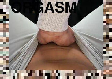 orgasmi, julkinen, pillu-pussy, eebenpuinen, latino, sormettaminen, pikkuhousut, mälli