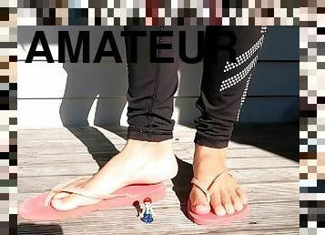 Little Man loves Giantess in Flip Flops