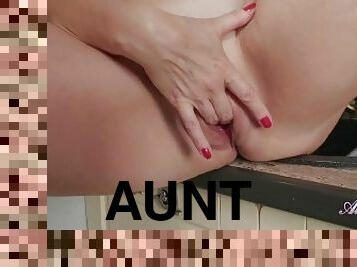 mastubasi, amatir, dewasa, jenis-pornografi-milf, ibu, stocking-stockings, dapur, tante, berambut-pirang, pakaian-dalam-wanita