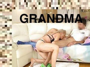 ბებია, ბებერი, მომწიფებული, პირში-აღება, ბებია-granny, უზარმაზარი-ყლე, მილფი, დედა, კრემიანი-ნამცხვარი, ქერა