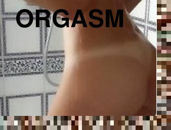 I HAVE TWO INTENSE ORGASM in the SHOWER. I need finger deeper!!!