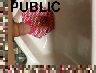 Pissing in Public Urinal -st