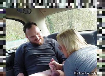 Fat Client Gets Deep Throat In Taxi