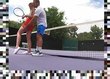 Informal tennis lessons end in forbidden outdoor fuck for Serena Avery