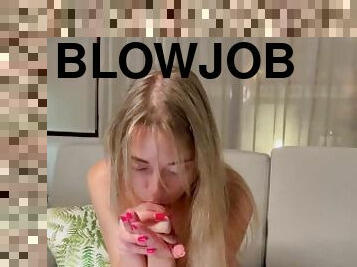 Deutsches Verrücktes Camgirl Lenifetisch Blowjob auf dem Sofa