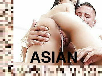asiatiche, tettone, cazzi-enormi, spruzzi-di-sperma, arrapate, scopate, vagine, bocce, scene-da-vicino, buco-del-sedere