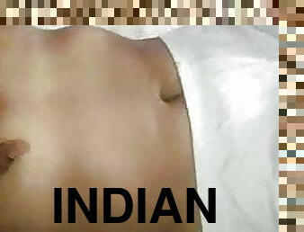 masažas, indijos-merginos, pienas-iš-krūtinės
