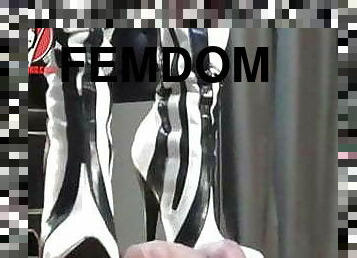 bdsm-seks-kasar-dan-agresif, budak, wanita-berbusana-dengan-pria-telanjang, bondage-seks-dengan-mengikat-tubuh, wanita-simpanan, penghinaan, sepatu-bot, dominasi-perempuan-dalam-sex