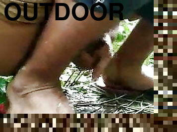 Outdoor handjob Sadaka (Hasthmaithun)