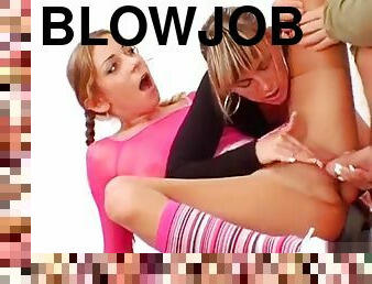 blowjob-seks-dengan-mengisap-penis, gambarvideo-porno-secara-eksplisit-dan-intens, wanita-berbusana-dengan-pria-telanjang