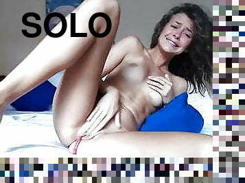 Girl solo masturbate