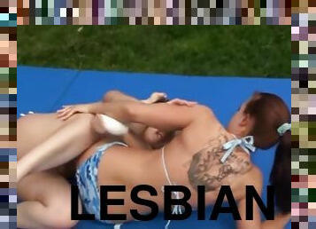 lesbian-lesbian, gulat, fetish-benda-yang-dapat-meningkatkan-gairah-sex