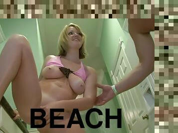 Hotties in the beach house - DreamGirls