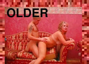 Older woman gets pussy action
