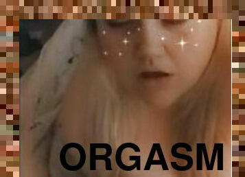 masturbarsi, orgasmi, amatoriali, mammine-mature, donne-grasse-e-belle, grassottelle, sperma, innocenti, cavalcate, feticci
