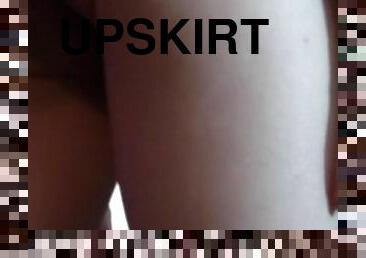 Upskirt no panties