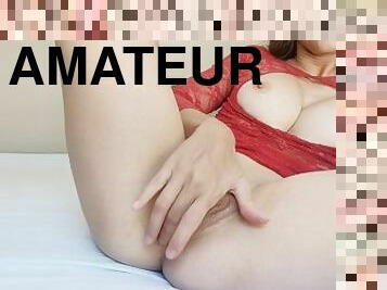 Amateur franaise s'amuse en petite tenue en t'attendant, masturbation et squirt