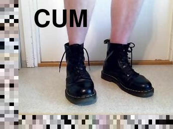 Shoe Fetish: Take off Dr Martens and cum on boots