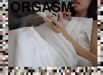 TRY NOT TO CUM TO ORGASMIC TEEN PLEASING HER WET PUSSY