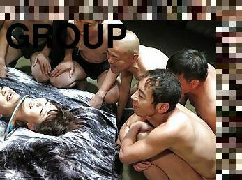 eruzioni-di-sperma, giocattoli, gangbang, spruzzi-di-sperma, sesso-di-gruppo, tettine