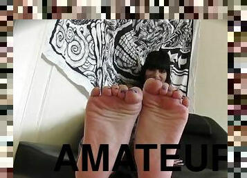 YOU CAN'T RESIST! FOOT WORSHIP POV FEAT. LADY TORO
