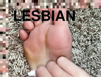 лесбіянка-lesbian, рабиня, ступні, брудна, гарненька-pretty, фетиш, пальці-ніг