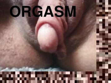 clitoris-bagian-atas-vagina-paling-sensitif, gemuk-fat, besar-huge, mastubasi, orgasme, vagina-pussy, pijat, wanita-gemuk-yang-cantik, sentakkan, tidak-biasa