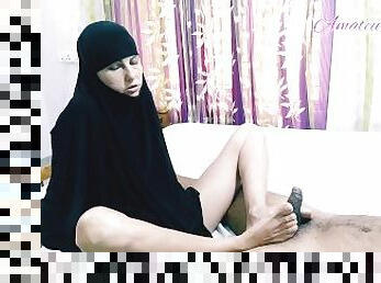 Relax With Sexy Arab Girl In Hijab